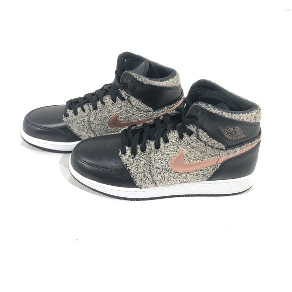 NIKE AIR JORDAN 1 RETRO HIGH BLACK BRONZE NWOT - Picture 3 of 7